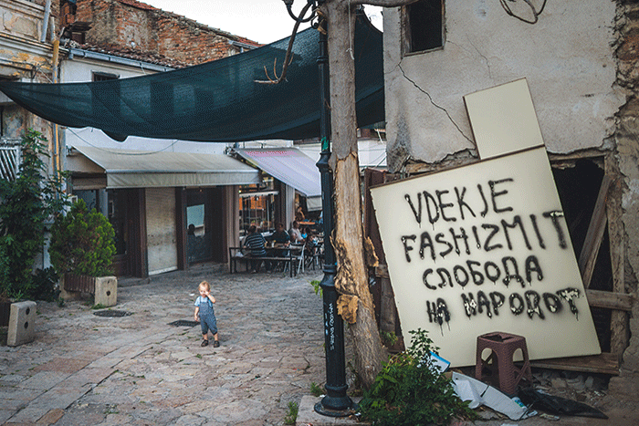 street scene taken in Skopje, North-Macedonia, on a Canon 5D MkIII and a 24mm f/1.4 II lens at 1/400s, f/2.