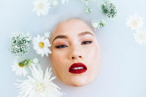 milk-bath-photography-beauty-shot