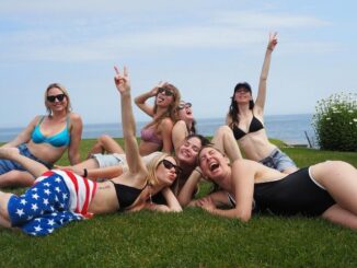 Taylor Swift Celebrates Fourth of July with Bikini Pic Featuring Selena Gomez and the Haim Sisters
